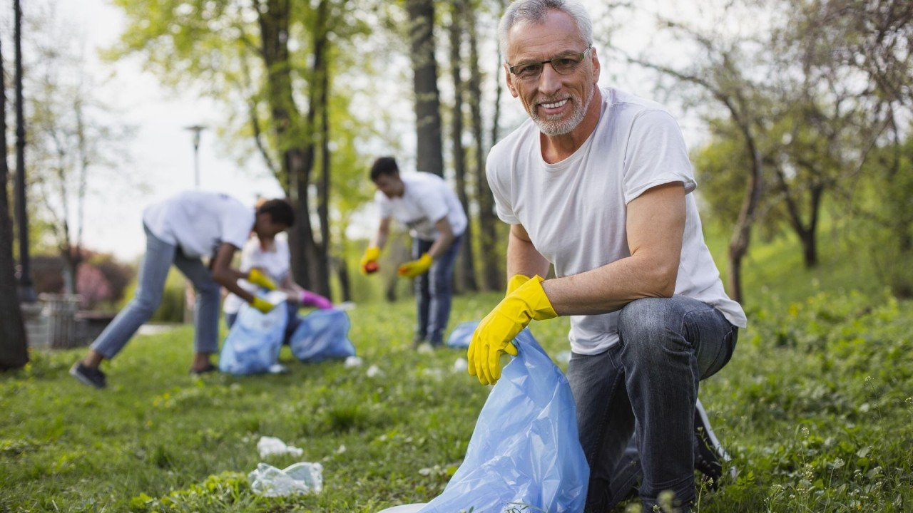 Top Benefits of Volunteering for Mental Health